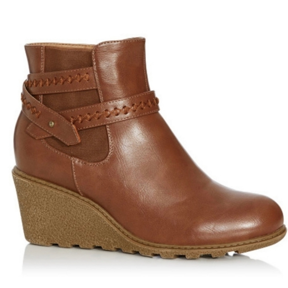Cloudwalker Avenue Brown Wedge Ankle Boots 8.5 Wide